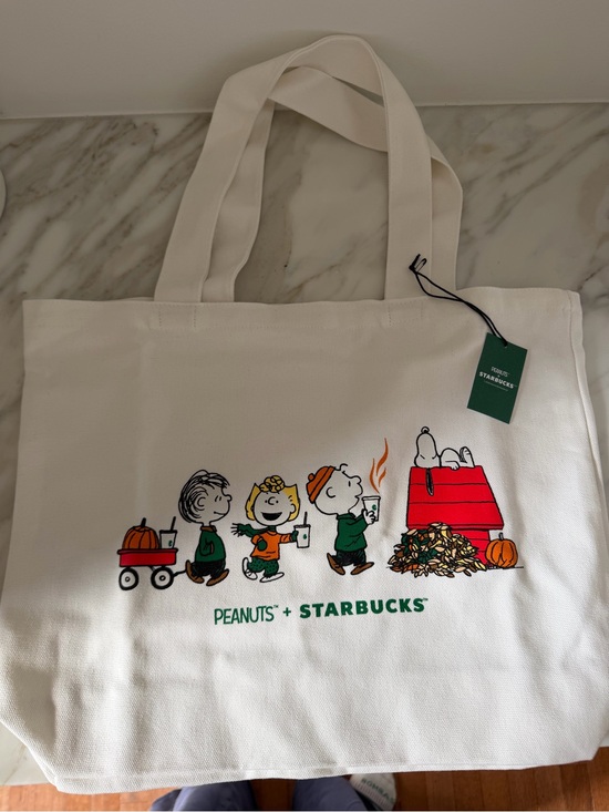 Peanuts Handbags - NWT Peanuts x Starbucks Cream Tote RESERVE collection